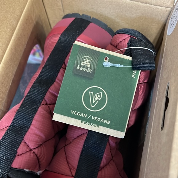 New in Box Kamik Puffy Quilted Mid Faux Fur Lined Rubber Sole Slip On Bootie - Picture 11 of 11